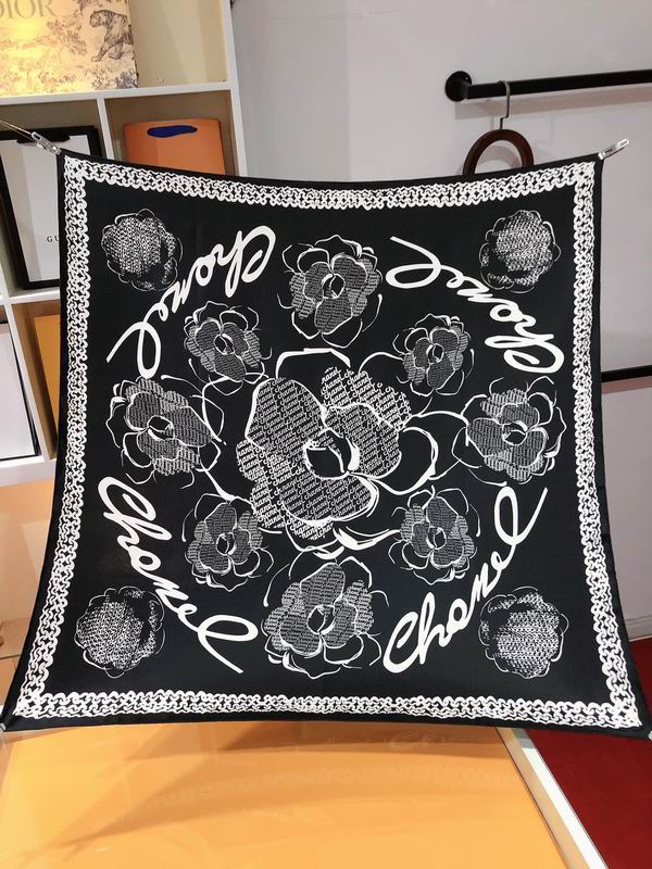 Chanel silk scarf 90X90cm E03 (1)